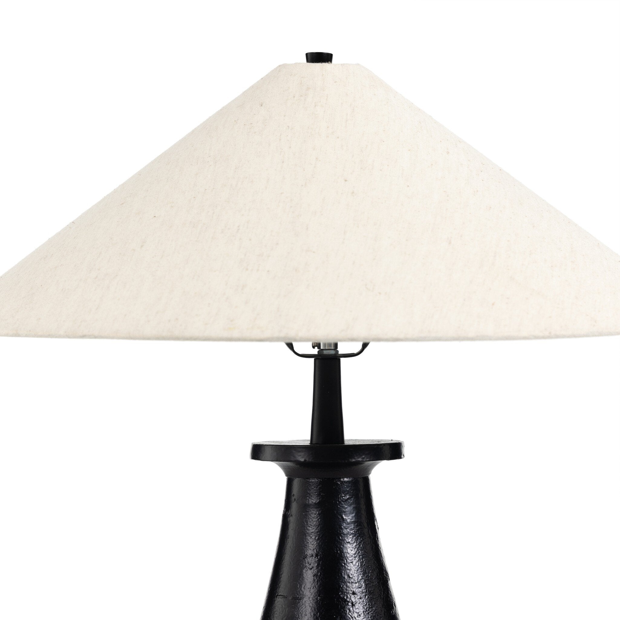Lampadaire à abat-jour conique Inez 
