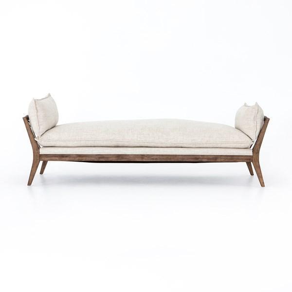 Jennifer Chaise