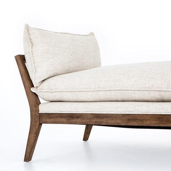 Jennifer Chaise