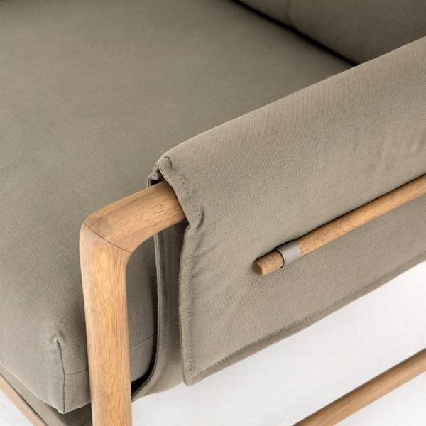 Chaise méfiante